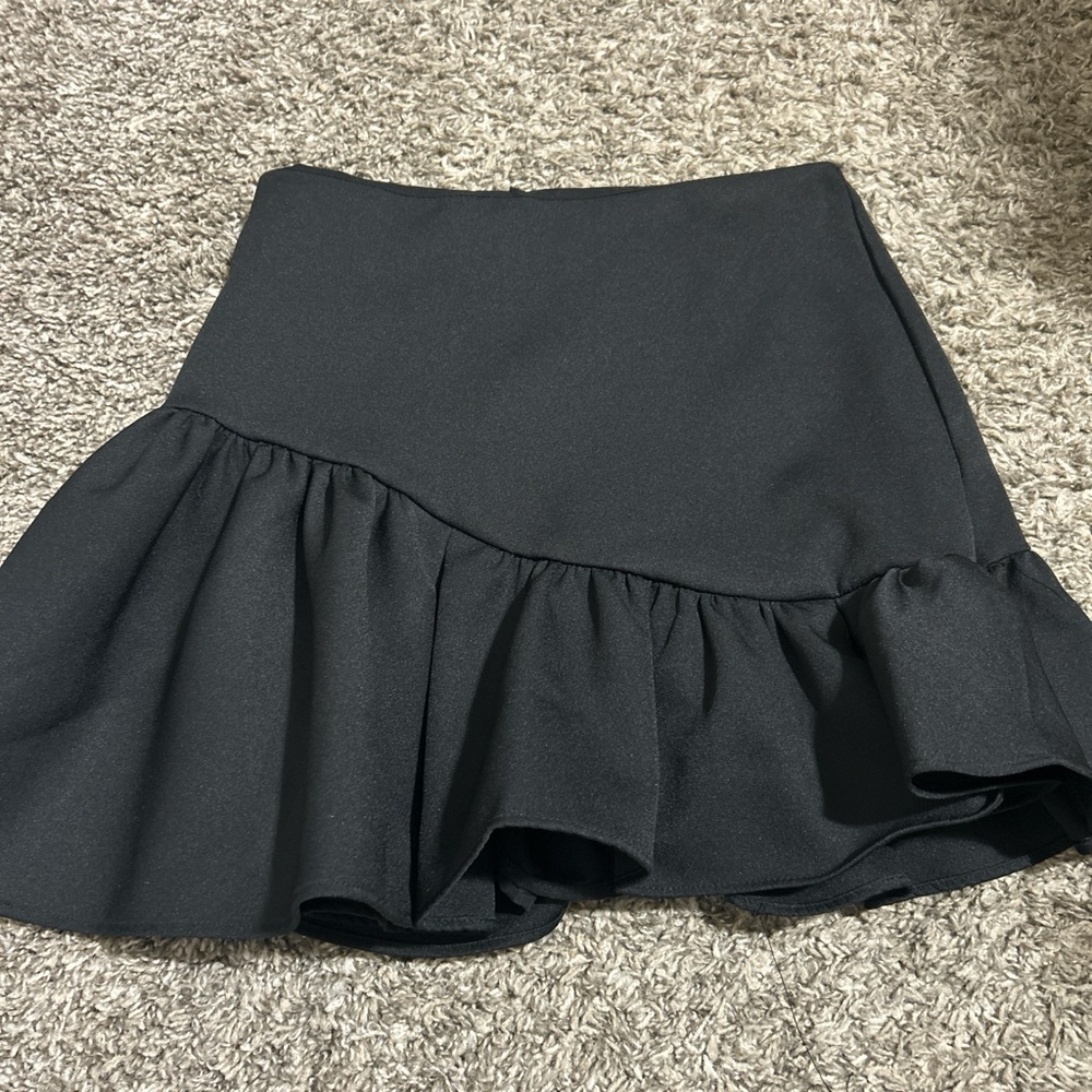 Chic Black Ruffle Skirt